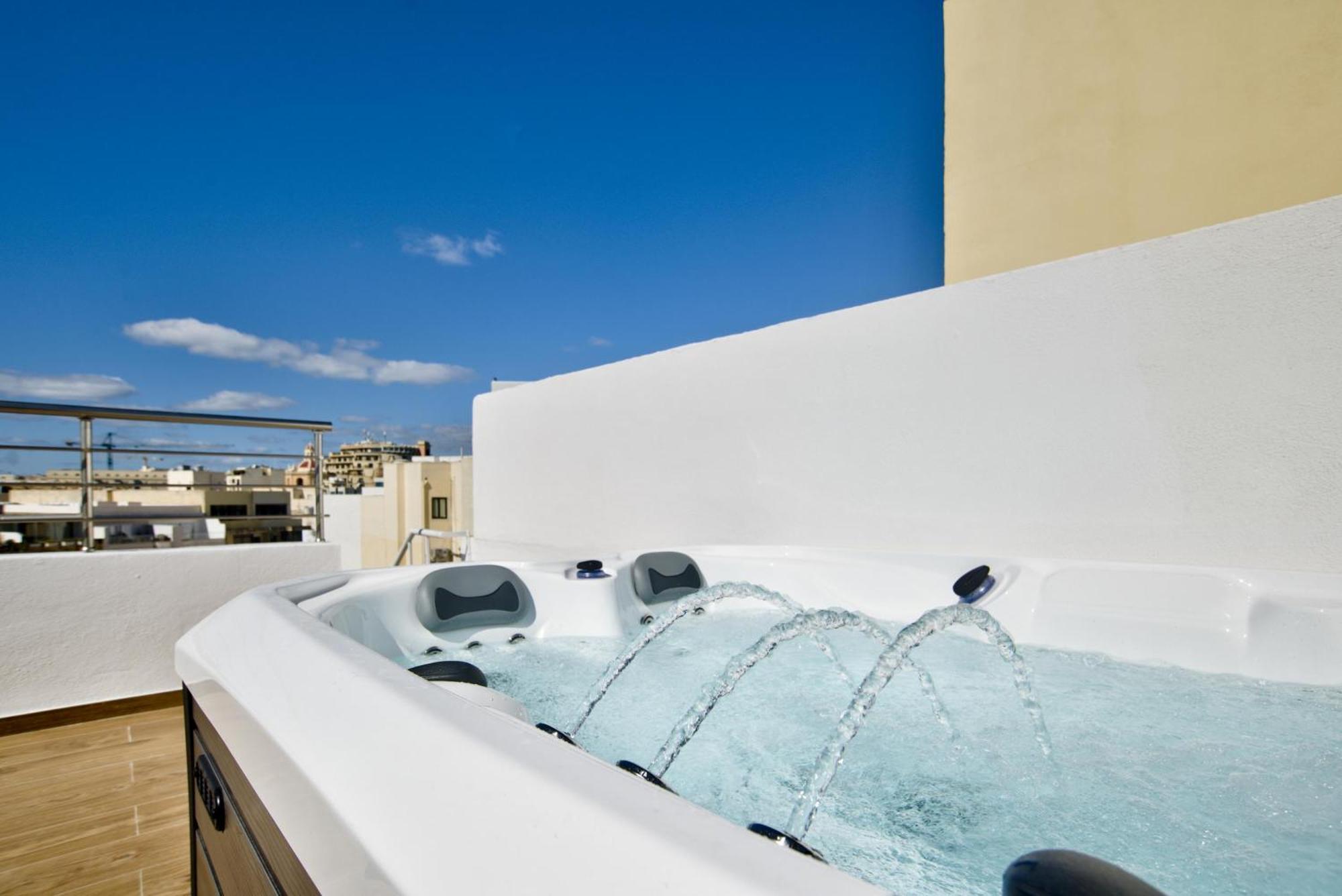 Sliema 2-Bedroom Central Apartments And Penthouse With Jacuzzi エクステリア 写真